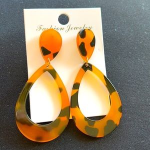 Zenzii earrings gold tone honey brown